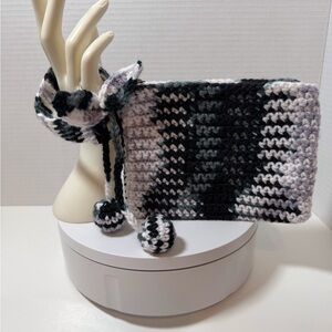 Crochet Black and White Crochet Wristlet
